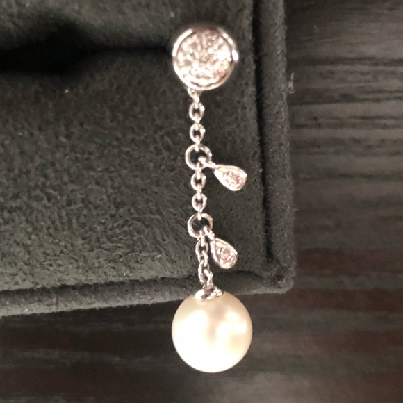 Pearl earrings - Picture 2 of 3